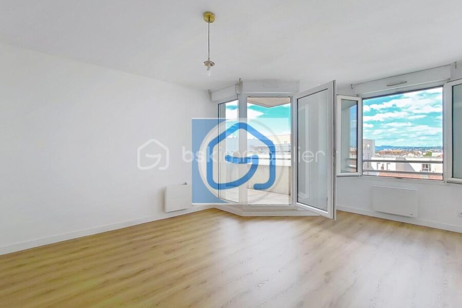 Appartement à vendre à Villeurbanne — Vue sur la ville — photo 5
