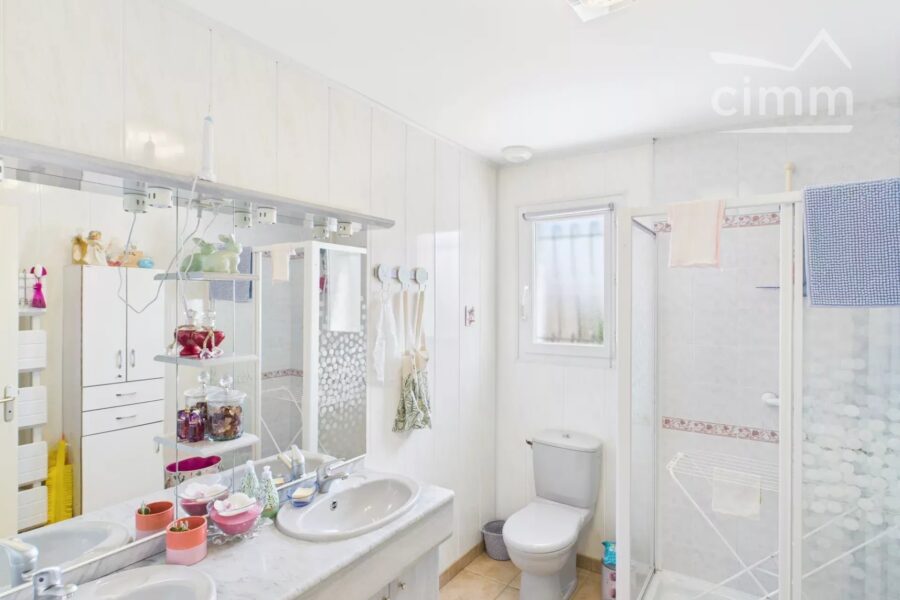 Maison à vendre à Lablachère — Vue montagne — photo 11