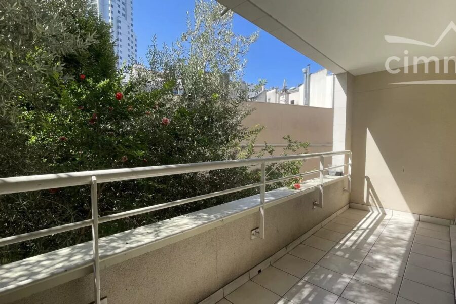 Appartement à vendre à Paris 19ème — Vue parc — photo 1