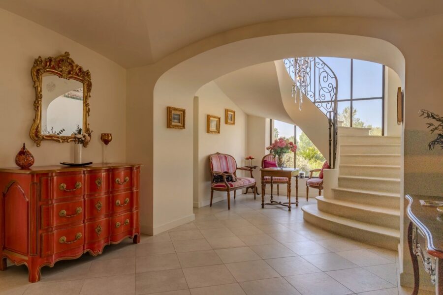 Maison à vendre à Raphèle-lès-arles — Vue montagne — photo 8