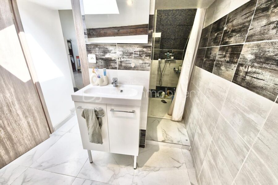 Appartement à vendre à Nimes — Vue sur la ville — photo 7