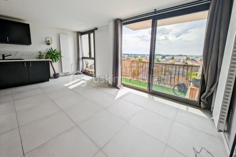 Appartement à vendre à Champigny sur marne — Vue sur la ville — photo 2