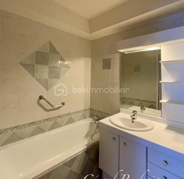 Appartement à vendre à Suresnes — Vue sur la ville — photo 6