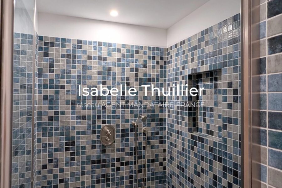 Maison à vendre à La croix-valmer — Vue montagne — photo 22