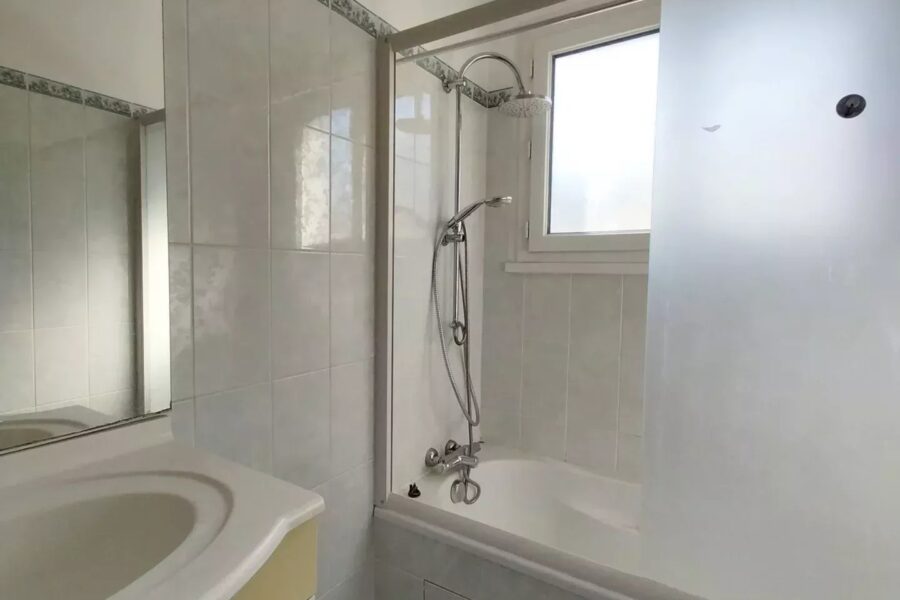 Appartement à vendre à Saint-jean-de-maurienne — Vue montagne — photo 6