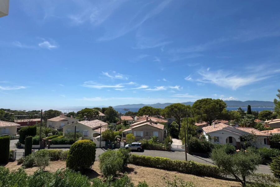 Appartement à vendre à Saint-raphaël — Vue mer — photo 1