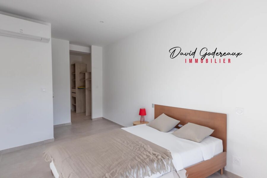 Maison à vendre à Saint-raphaël — Vue parc & jardin — photo 6