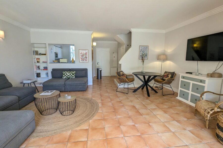 Maison à vendre à Grimaud — Vue parc & jardin — photo 6