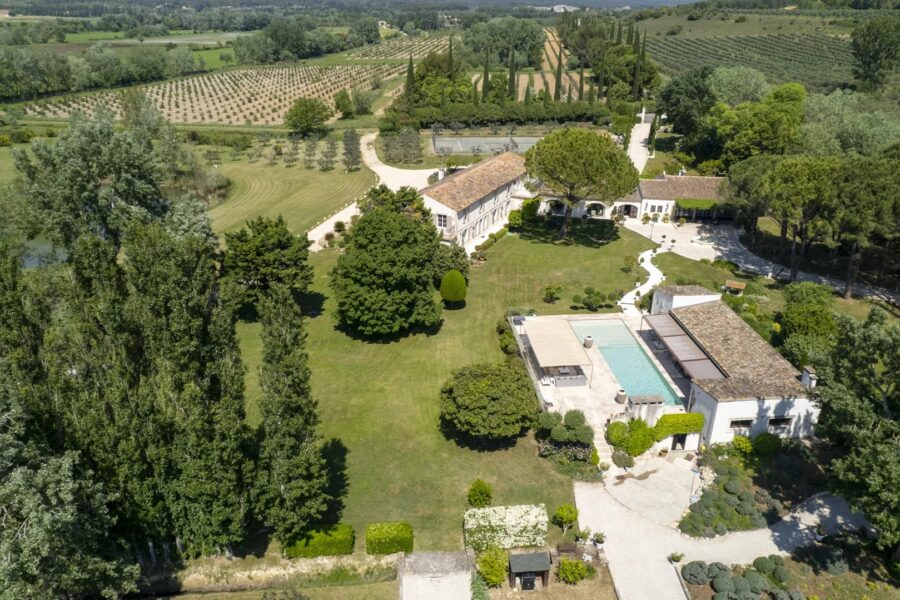 Maison à vendre à Raphèle-lès-arles — Vue montagne — photo 1