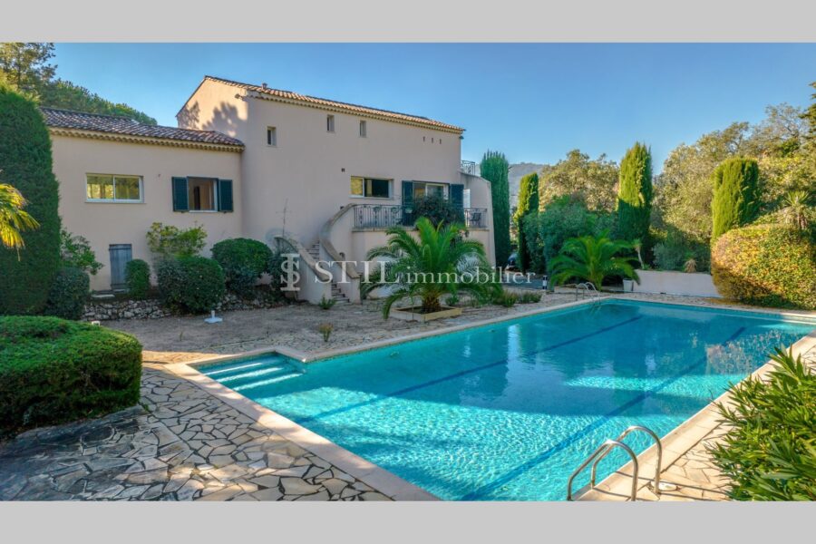 Maison à vendre à Sainte-Maxime — Vue nature — photo 2