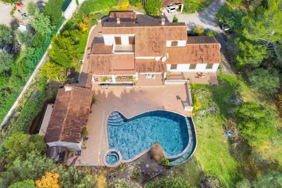 Maison à vendre à Roquebrune-sur-argens — Vue montagne — photo 10