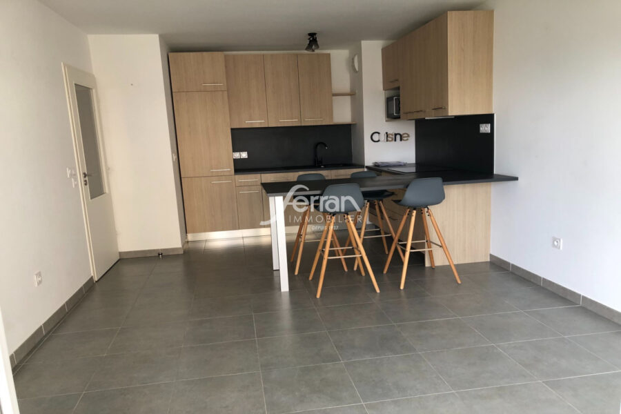 Appartement à louer à Draguignan — Vue sur la ville — photo 2