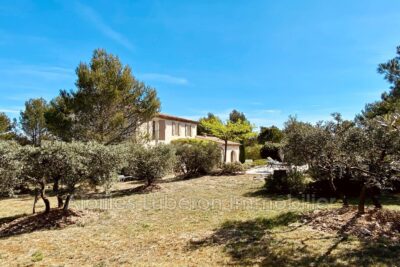 Maison à louer à Eygalières