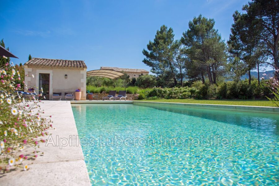 Maison à louer à Eygalières — Vue montagne — photo 1