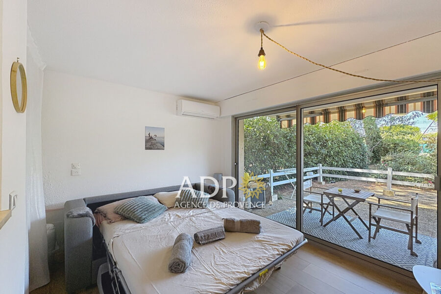 Appartement à louer à Antibes — Vue parc & jardin — photo 2