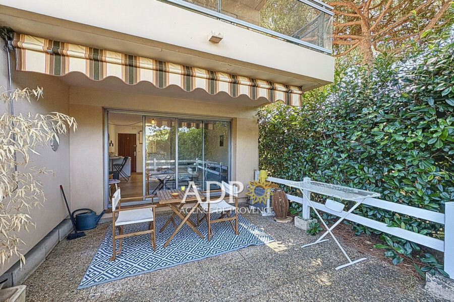 Appartement à louer à Antibes — Vue parc & jardin — photo 7
