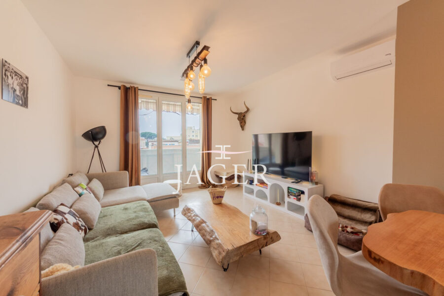 Appartement à vendre à Sainte-maxime — Vue sur la ville — photo 2