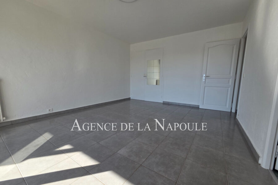 Appartement à vendre à Mandelieu-la-napoule — Vue nature — photo 11