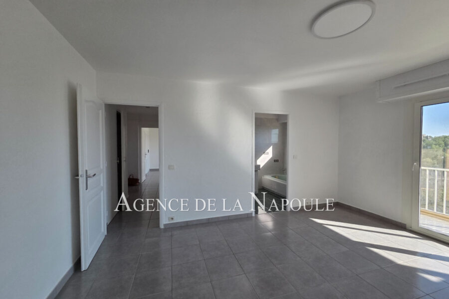 Appartement à vendre à Mandelieu-la-napoule — Vue nature — photo 9