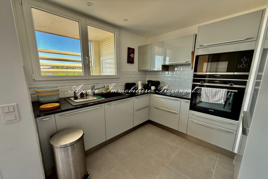 Appartement à vendre à Sainte-maxime — Vue mer — photo 3