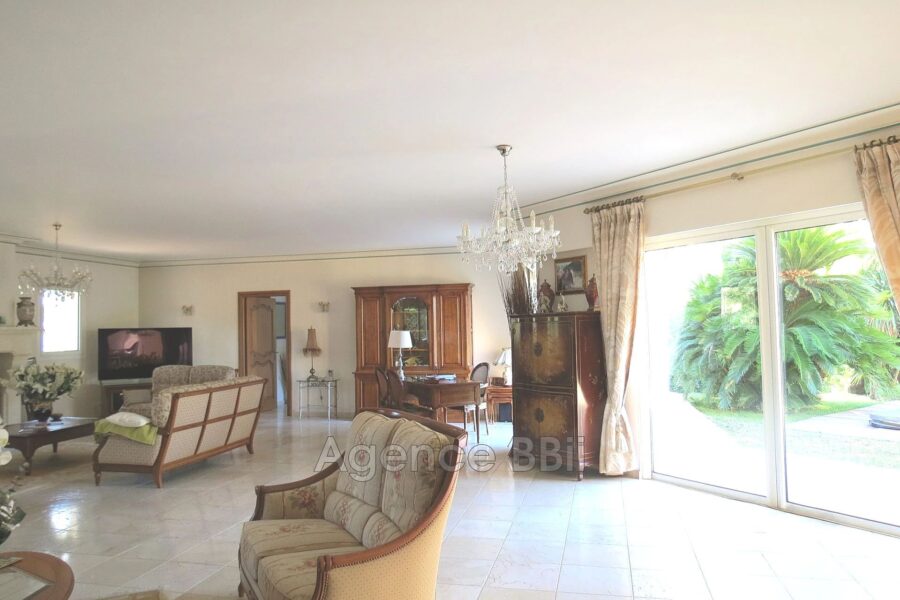 Maison à vendre à Mougins — Vue parc — photo 13