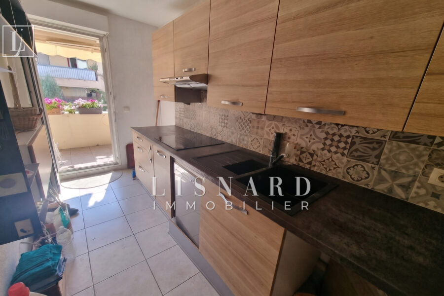 Appartement à vendre à Vallauris — Vue sur la ville — photo 3