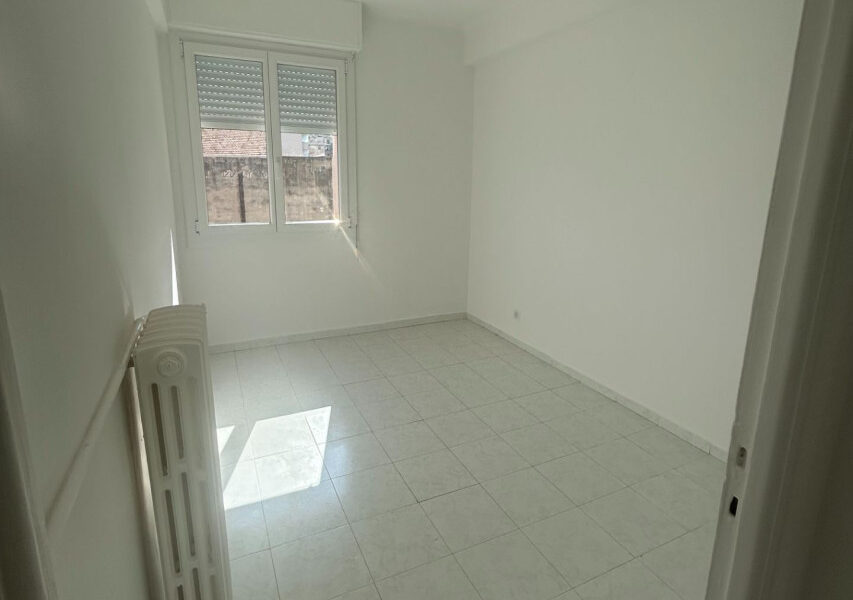 Appartement à louer à Juan-les-pins — Vue sur la ville — photo 4