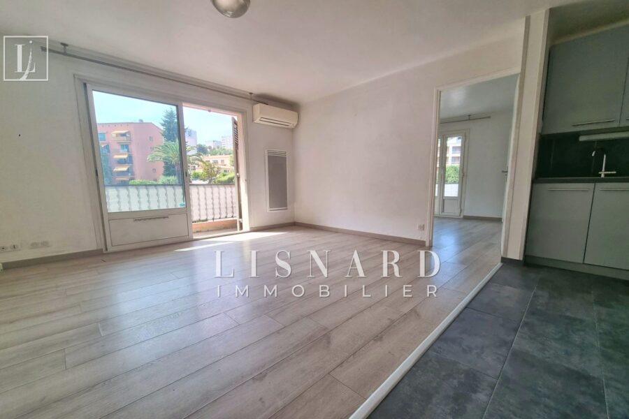 Appartement à vendre à Vallauris — Vue sur la ville — photo 2