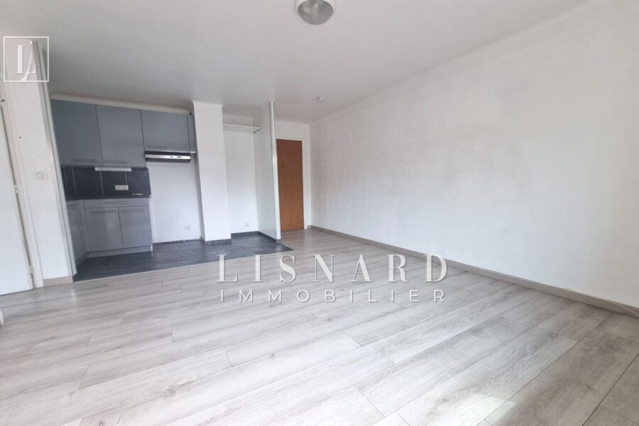 Appartement à vendre à Vallauris — Vue sur la ville — photo 3