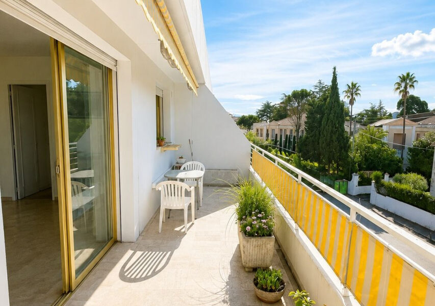 Appartement à vendre à Cannes — Vue parc & jardin — photo 1