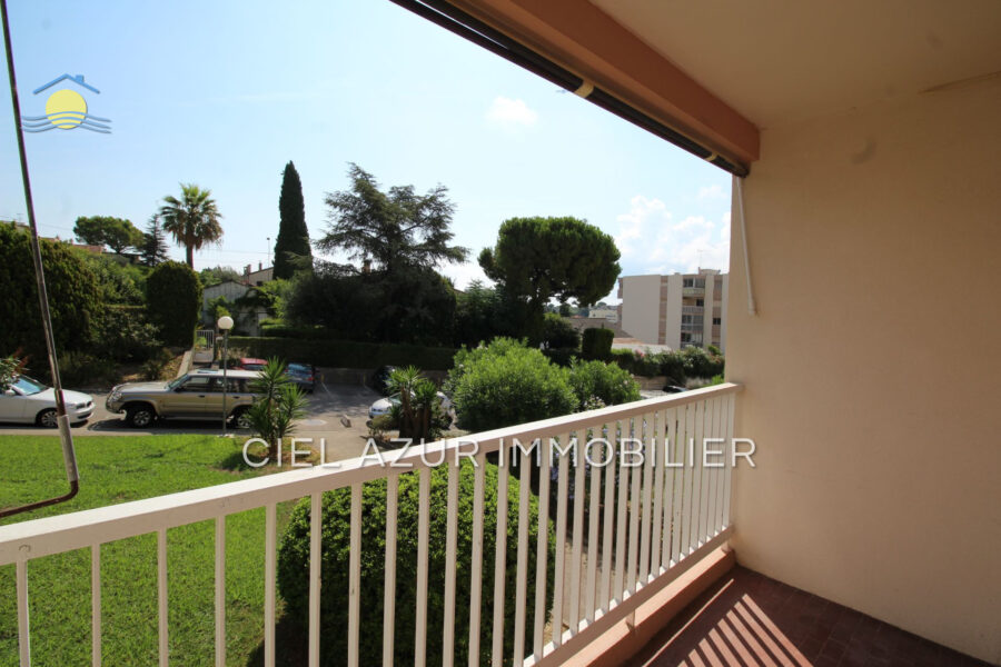 Appartement à louer à Antibes — Vue parc & jardin — photo 2