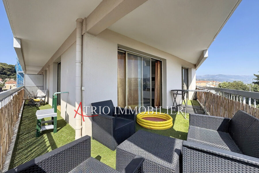 Appartement à vendre à Saint-laurent-du-var — Vue sur la ville — photo 2