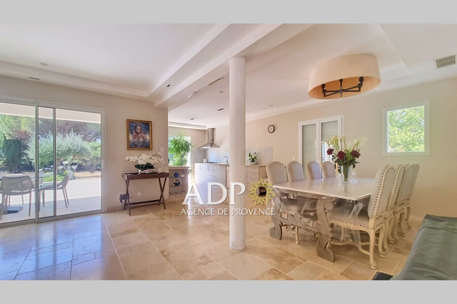 Maison à vendre à Saint-cézaire-sur-siagne — Vue parc & jardin — photo 11