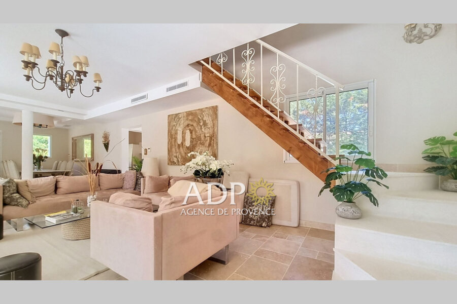 Maison à vendre à Saint-cézaire-sur-siagne — Vue parc & jardin — photo 9