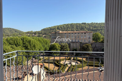 Appartement à louer à Entrecasteaux