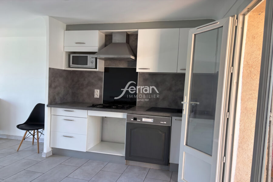 Appartement à louer à Entrecasteaux — Vue nature — photo 4