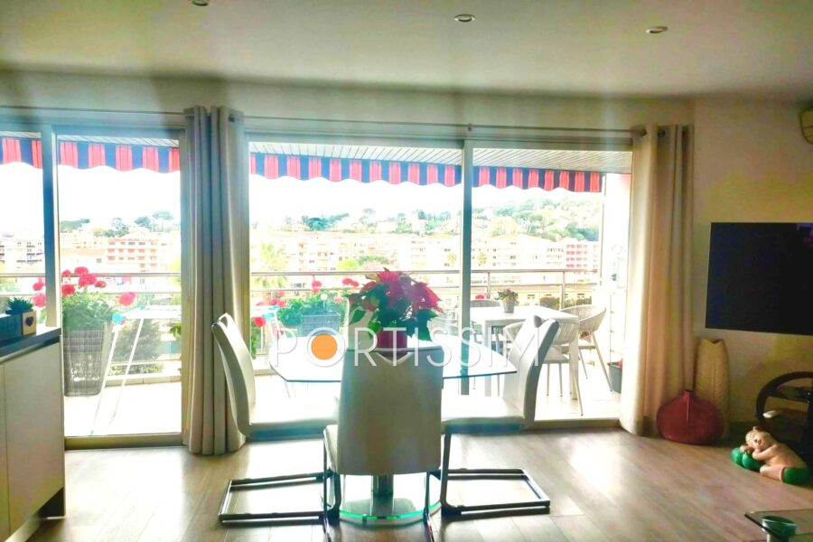 Appartement à vendre à Cagnes-sur-mer — Vue sur la ville — photo 2