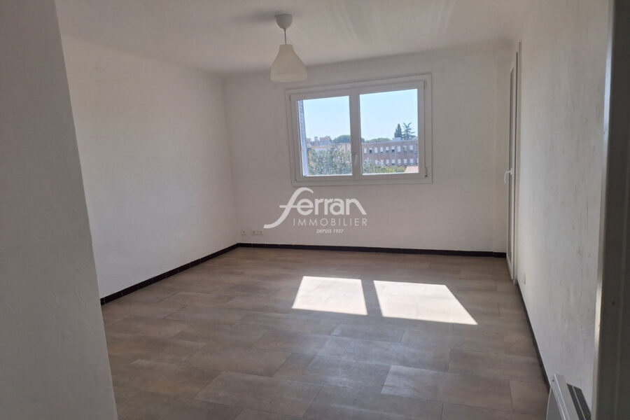 Appartement à louer à Draguignan — Vue sur la ville — photo 4