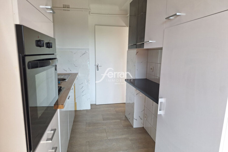 Appartement à louer à Draguignan — Vue sur la ville — photo 6