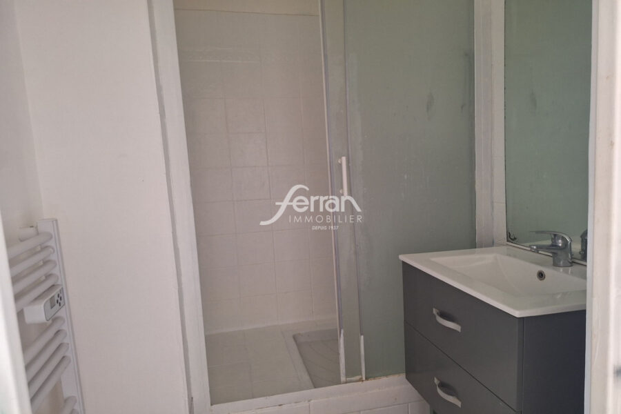 Appartement à louer à Draguignan — Vue sur la ville — photo 8