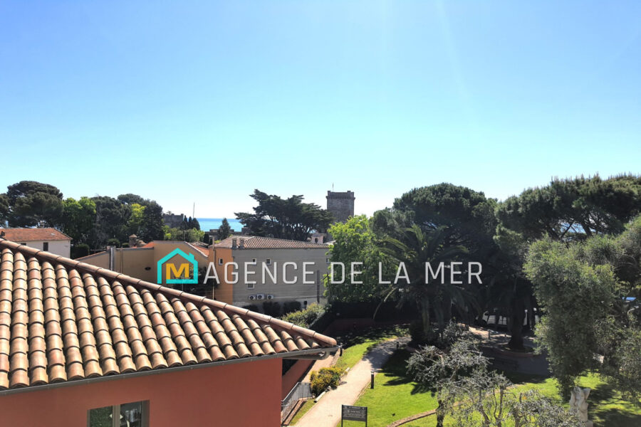 Appartement à vendre à Mandelieu-la-napoule — Vue mer — photo 1