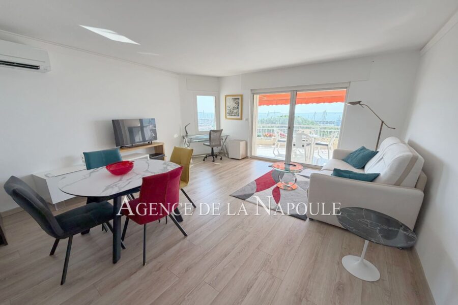 Appartement à vendre à Mandelieu-la-napoule — Vue mer — photo 2