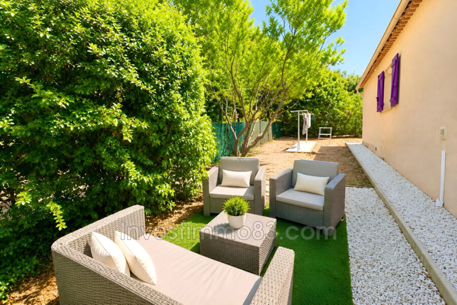 Maison à vendre à Rocbaron — Vue parc & jardin — photo 14
