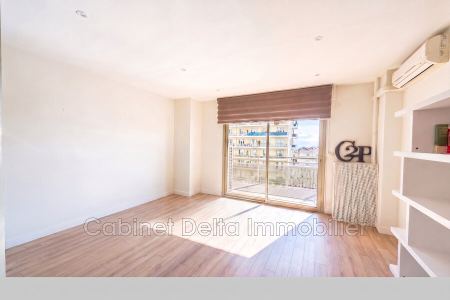 Appartement à louer à Toulon — Vue sur la ville — photo 3