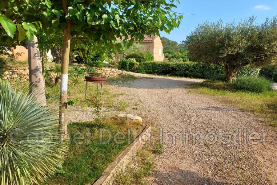 Appartement à louer à Méounes-lès-montrieux — Vue parc & jardin — photo 3