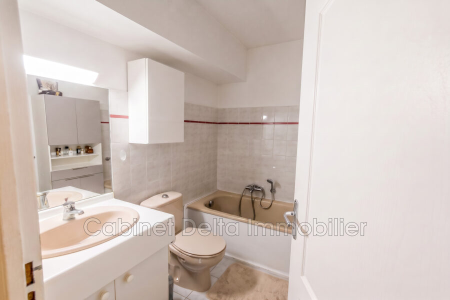 Appartement à louer à Six-fours-les-plages — Vue sur la ville — photo 7