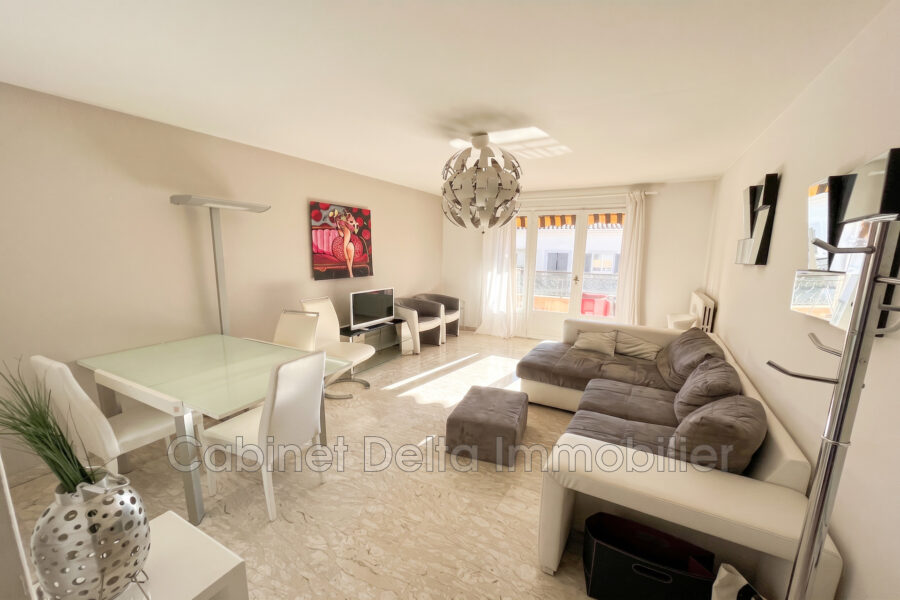 Appartement à vendre à Sanary-sur-mer — Vue sur la ville — photo 2