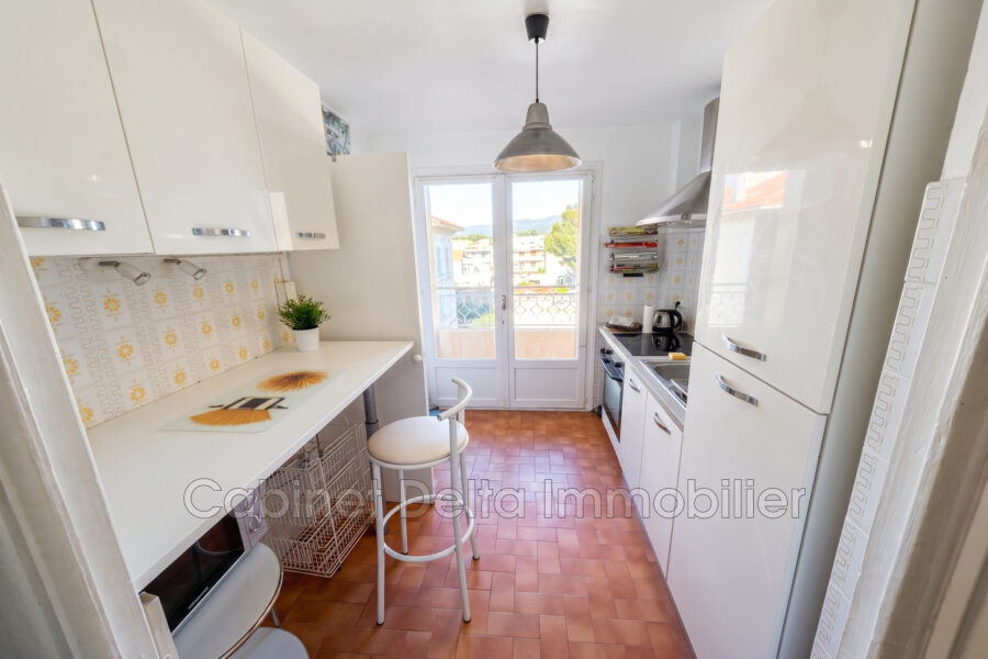 Appartement à vendre à Sanary-sur-mer — Vue sur la ville — photo 4