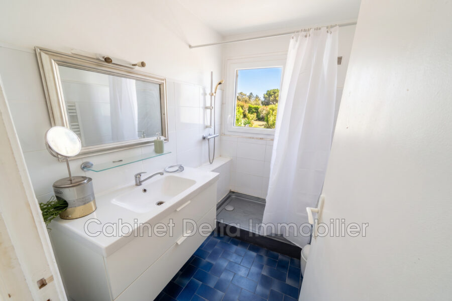 Appartement à vendre à Sanary-sur-mer — Vue sur la ville — photo 5