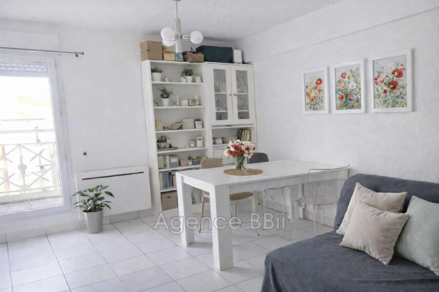Appartement à vendre à Paris — Vue sur la ville — photo 3